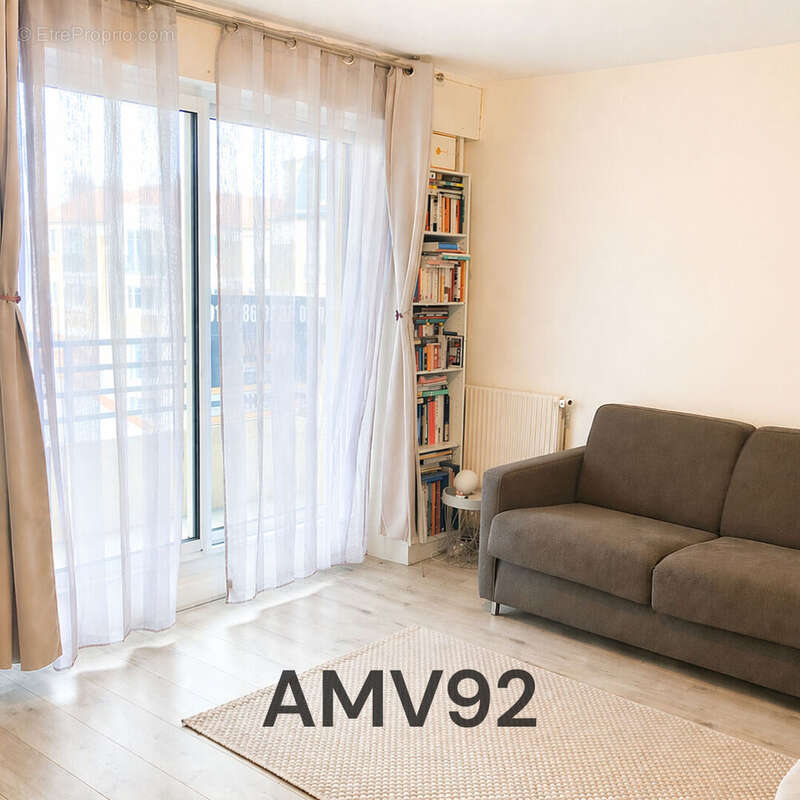 La Garenne Colombes = Les Vallées =  Studio de 30m² avec balcon - photo 3