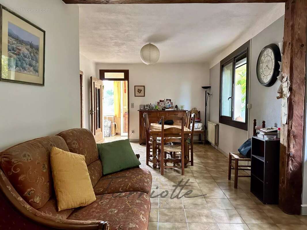 Maison à MONTELIMAR