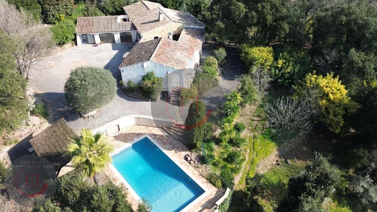Maison à LES ADRETS-DE-L&#039;ESTEREL