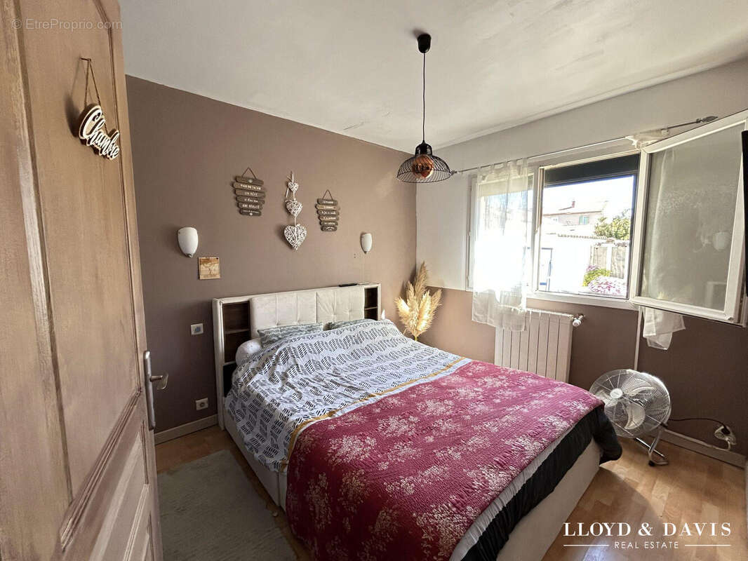 CHAMBRE RDC - Maison à FOS-SUR-MER