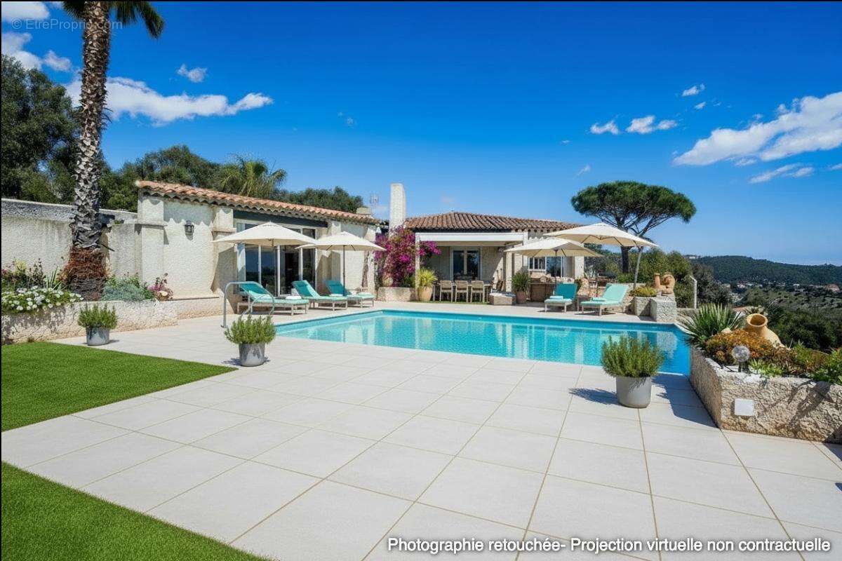 Maison à ROQUEBRUNE-SUR-ARGENS