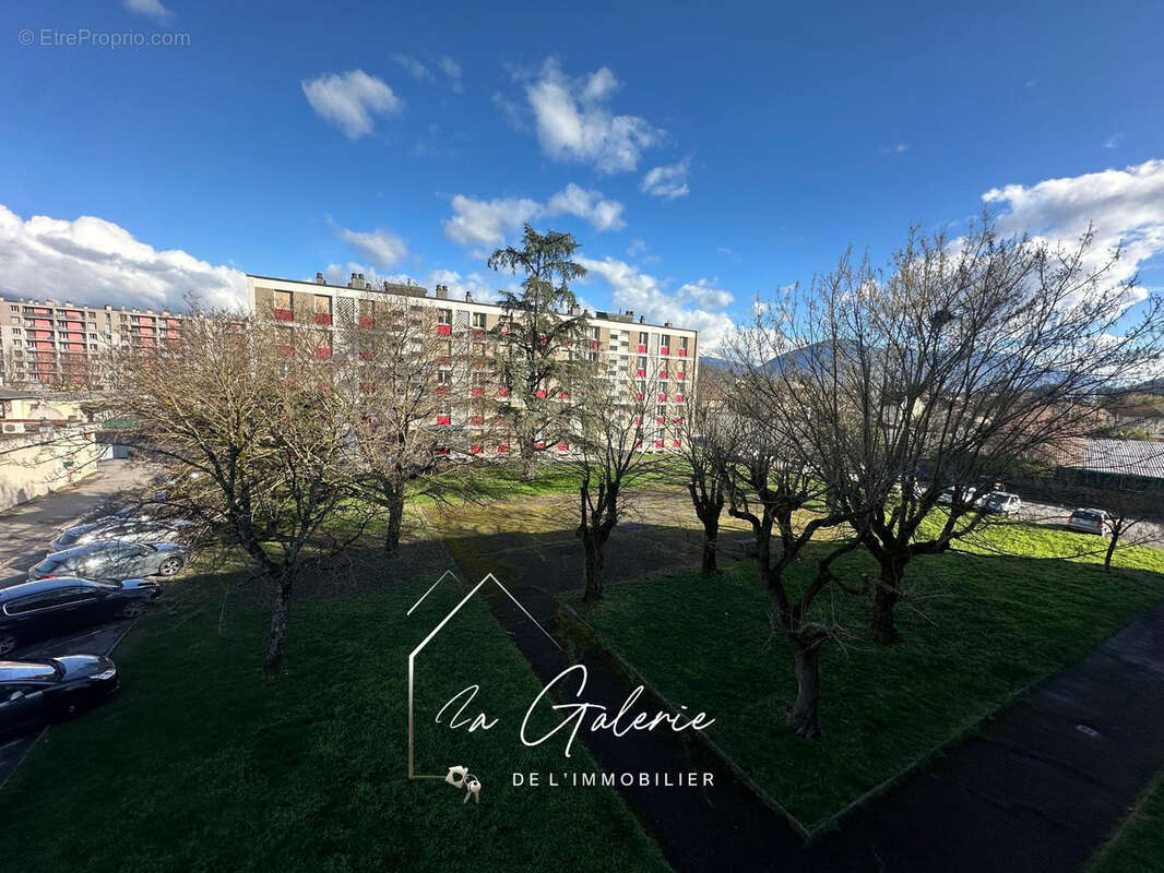 Appartement à LE PONT-DE-CLAIX