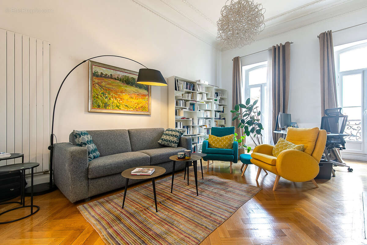 Appartement à MARSEILLE-6E