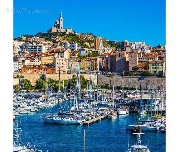 Appartement à MARSEILLE-1E