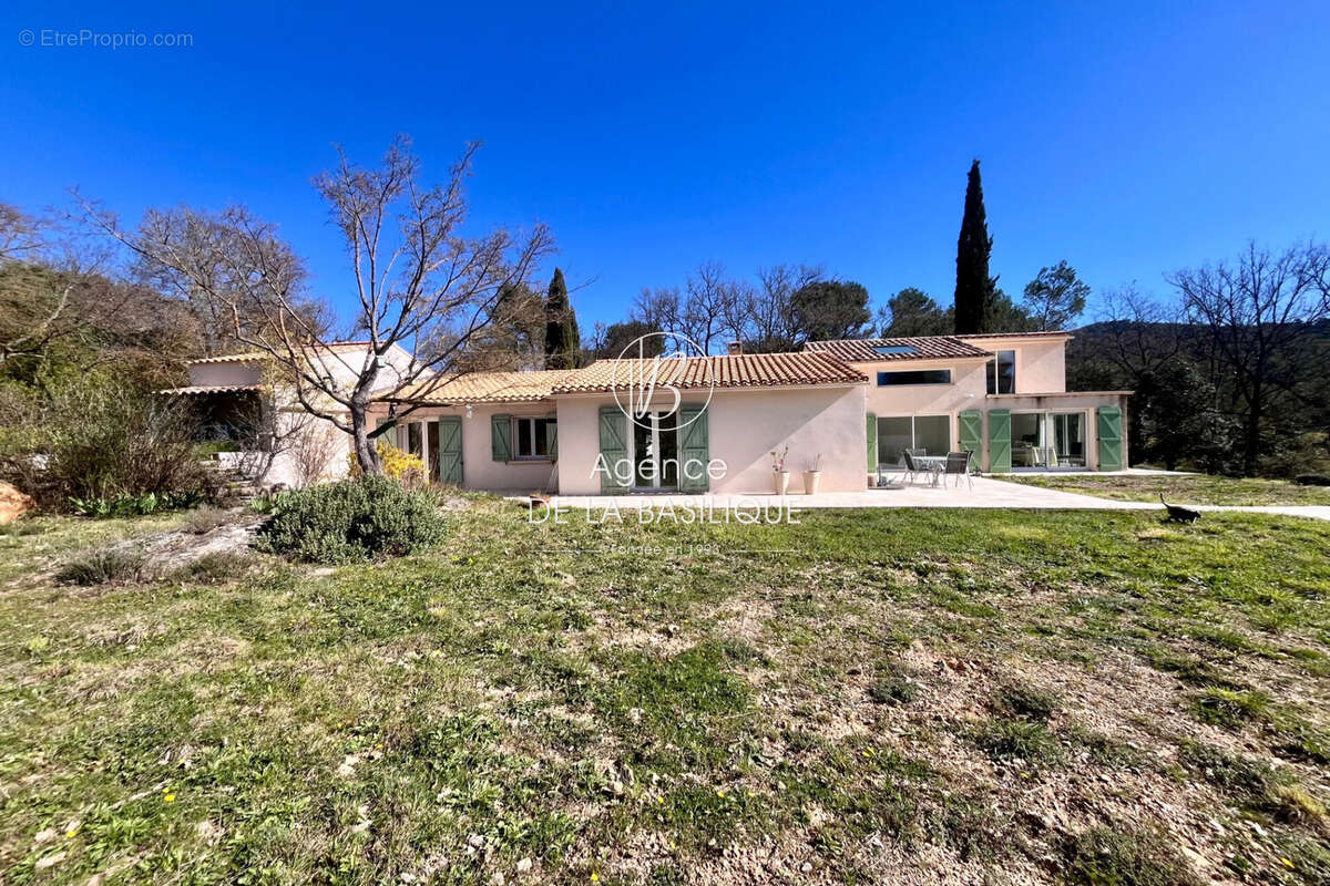 Maison à SAINT-MAXIMIN-LA-SAINTE-BAUME
