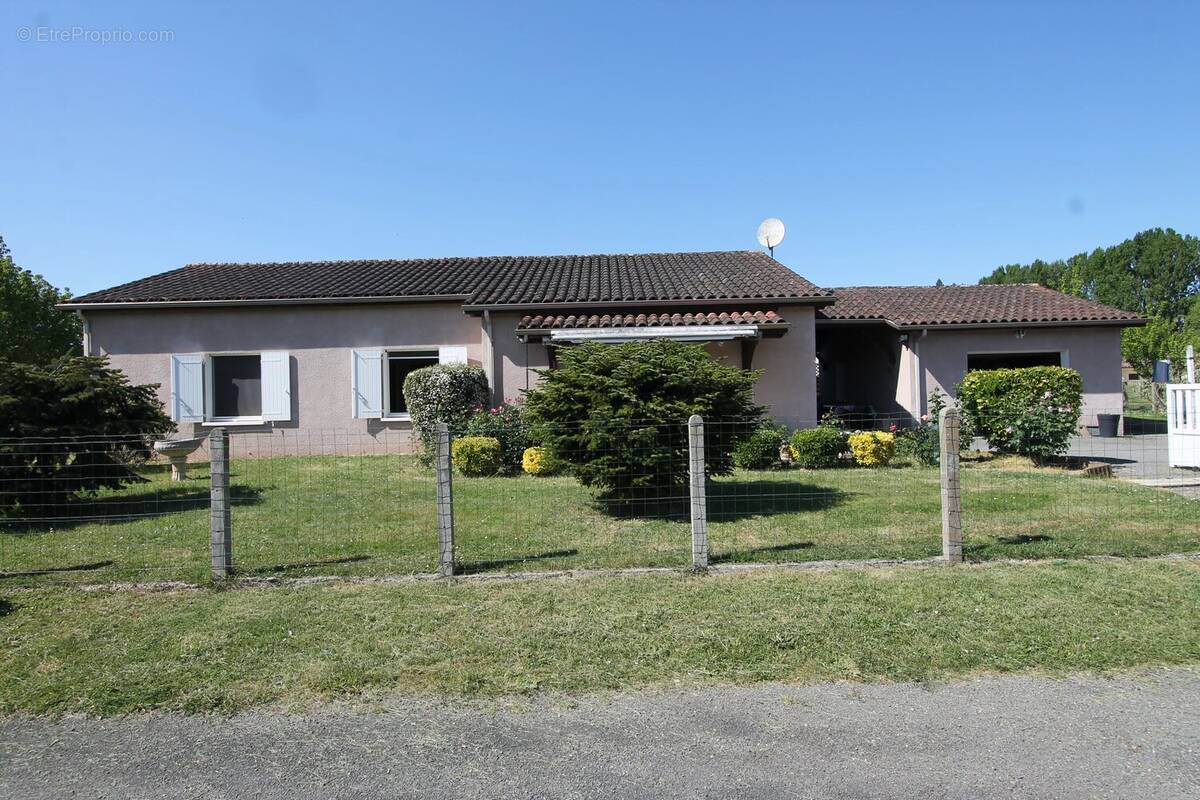 Maison à SAINT-PIERRE-D'EYRAUD