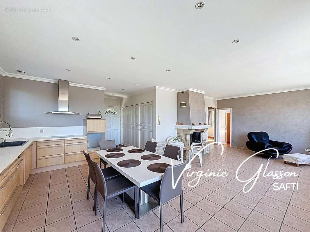 Photo 5 - Maison à SAINT-PIERRE-DE-CHANDIEU