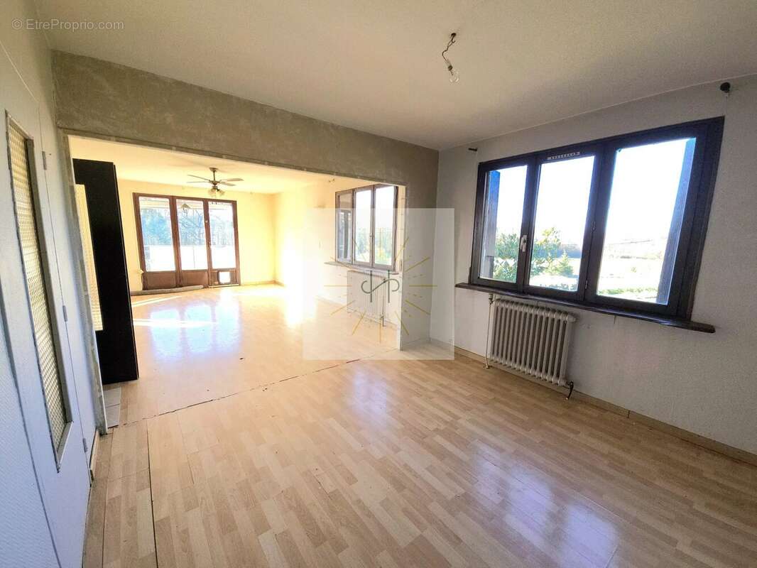 Maison à SAINT-GERVAIS-SUR-ROUBION