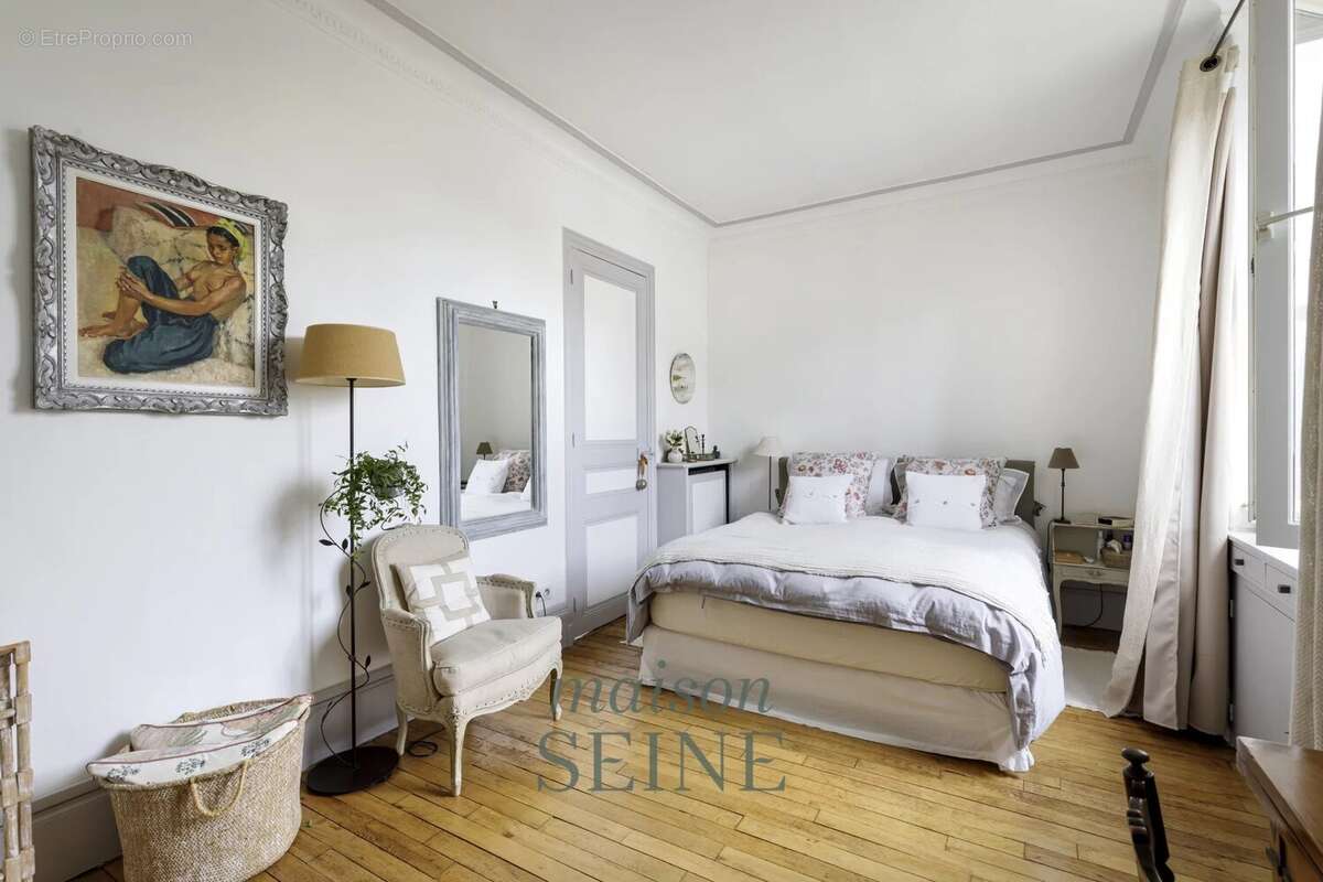 Appartement à NEUILLY-SUR-SEINE