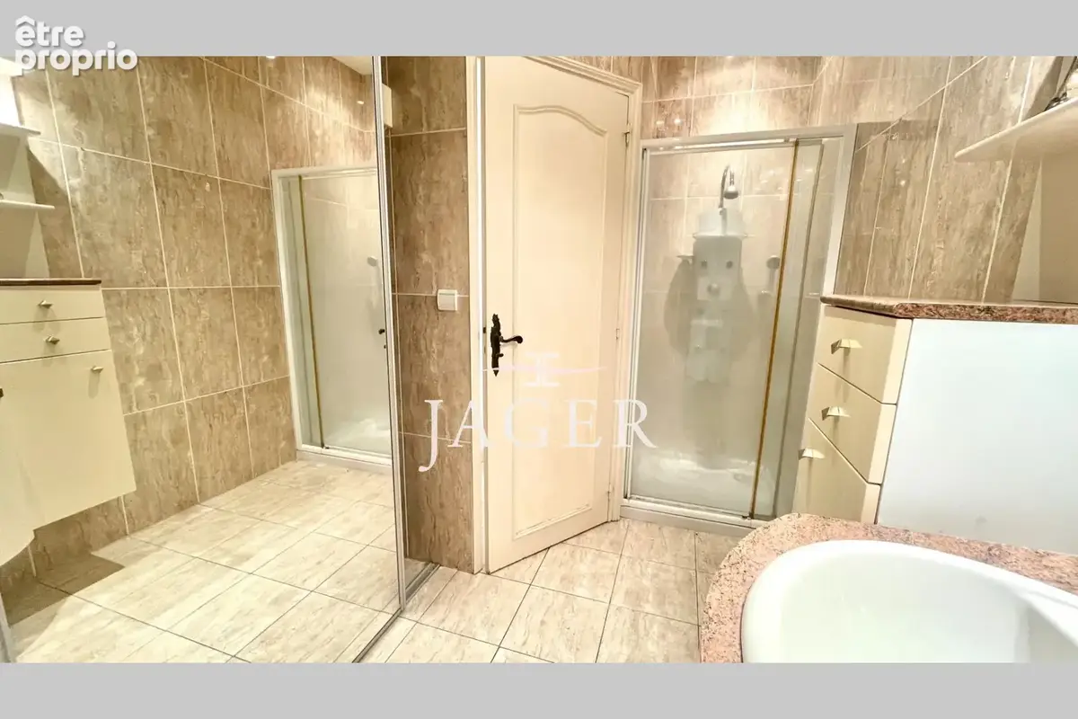 Appartement 53 m² à Sainte-Maxime  - photo 6