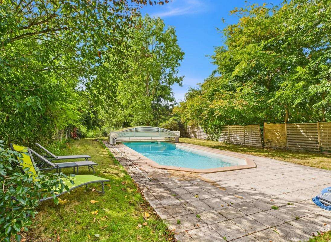 Maison à FONTAINE-LE-PIN