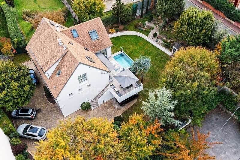 Maison à VERNEUIL-SUR-SEINE