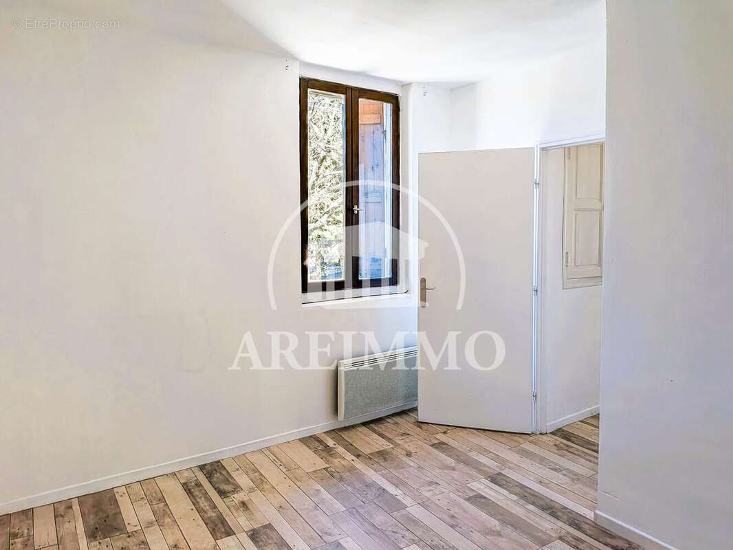 Appartement 48 m² à Saint-Martin-De-Londres  - photo 8