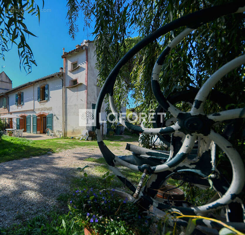 Maison à LISLE-SUR-TARN
