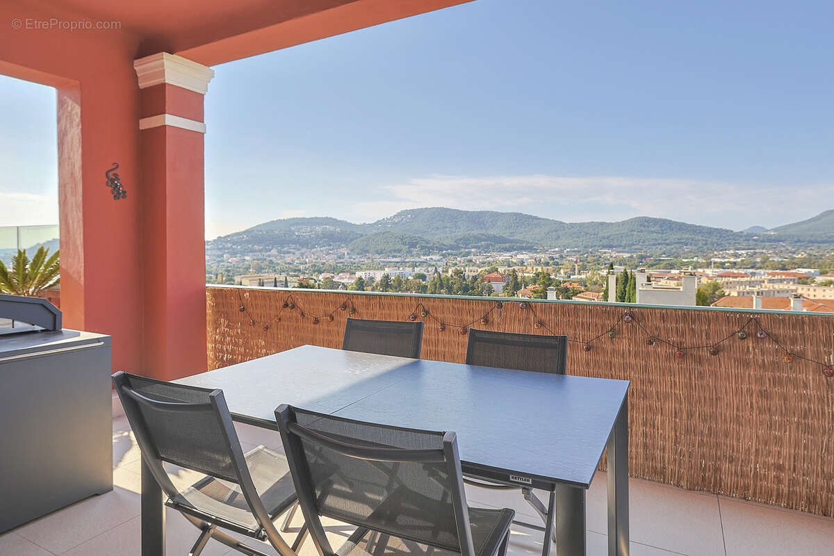 Appartement à HYERES