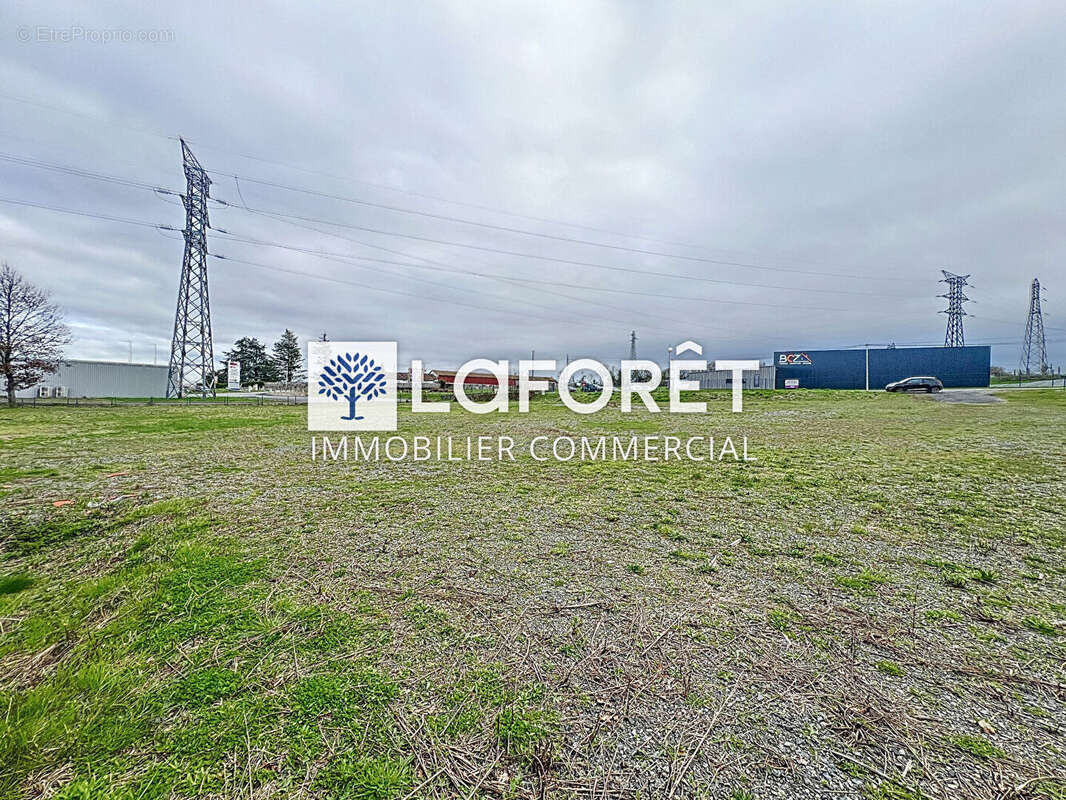 Terrain à BRESSUIRE