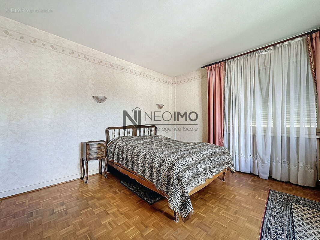 Maison à NEUFCHATEAU