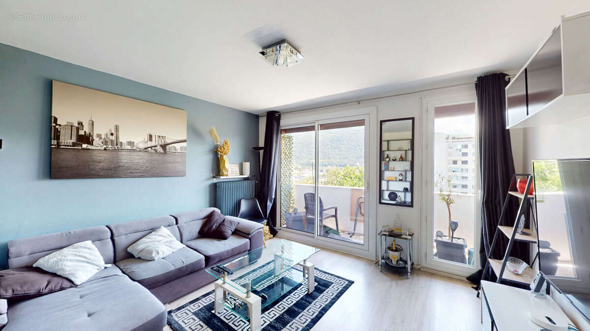 Appartement à SAINT-MARTIN-D'HERES