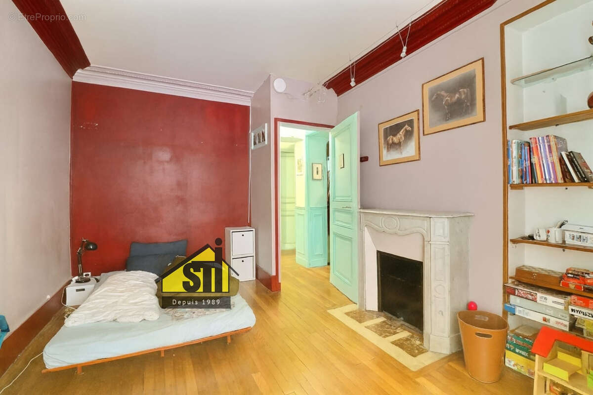 Appartement à PARIS-14E