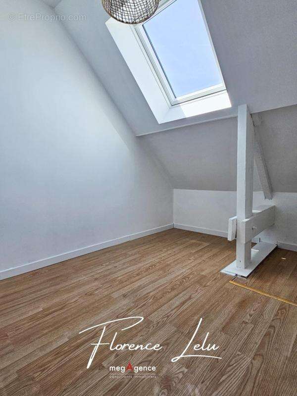 Appartement T2 rénové – Hyper centre de Guingamp - photo 8