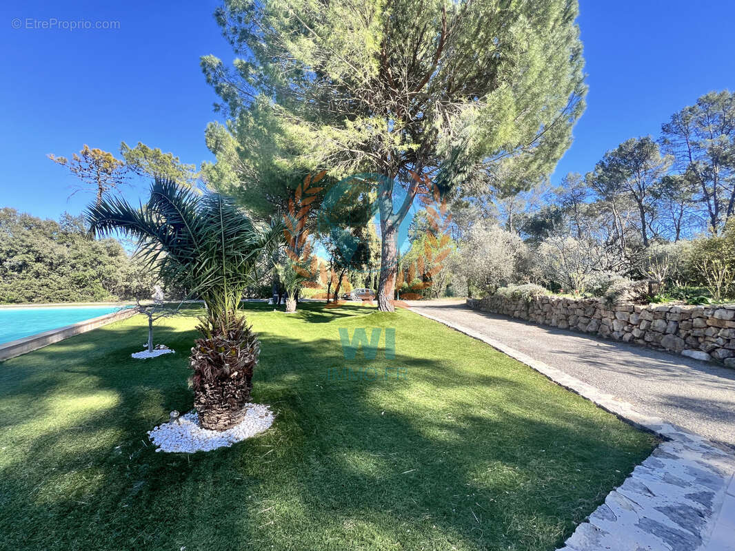 Propriété de charme avec piscine et dépendance - photo 36