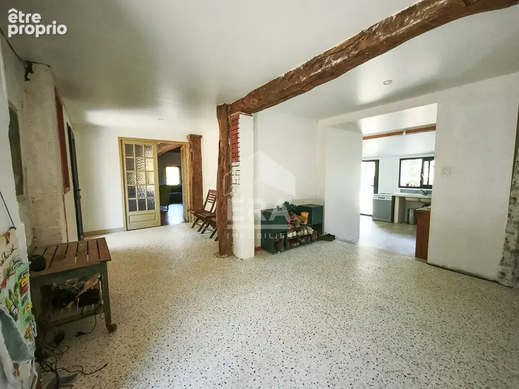 Maison de charme à finaliser, jardin naturel et dépendance pleine de possibilités - photo 6