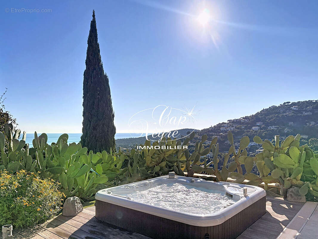 Propriété vue mer clé en main à vendre à cavalaire sur mer - golfe de saint tropez - photo 4