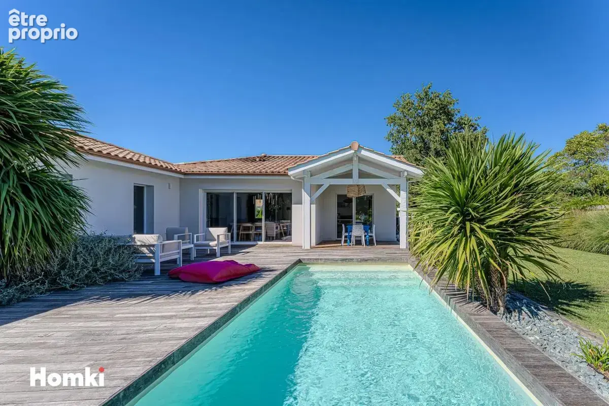 SANGUINET – Maison récente avec piscine, grand terrain et accès direct à la forêt - photo 14