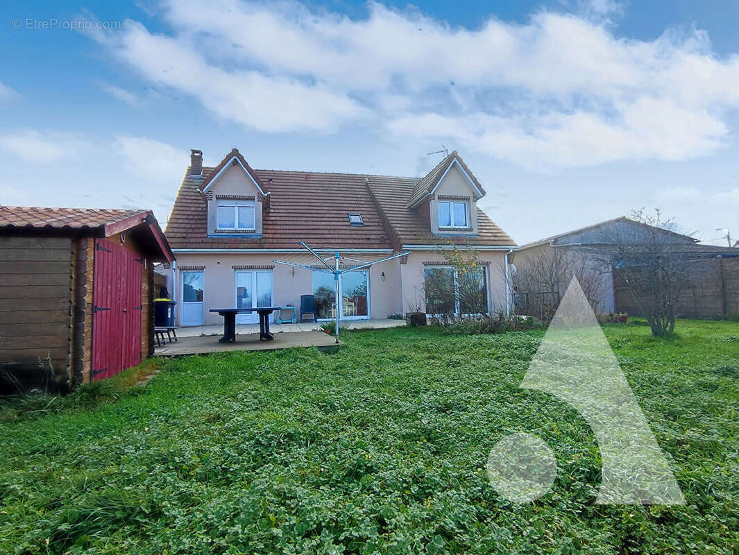 Maison à NORDAUSQUES