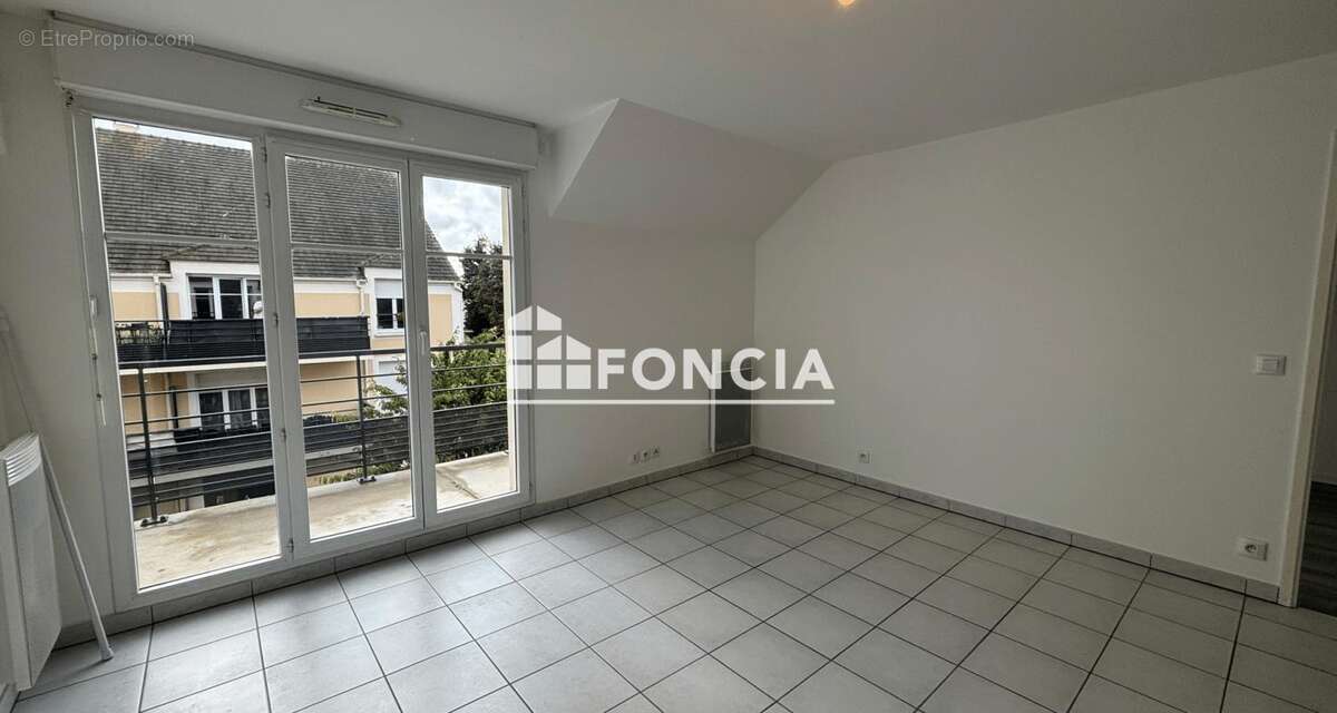 Appartement à COUBERT