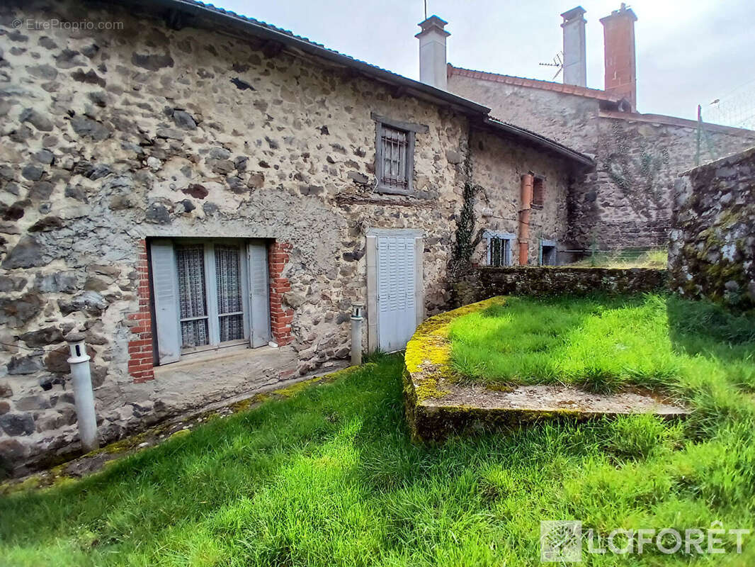 Maison à FERRIERES-SAINT-MARY
