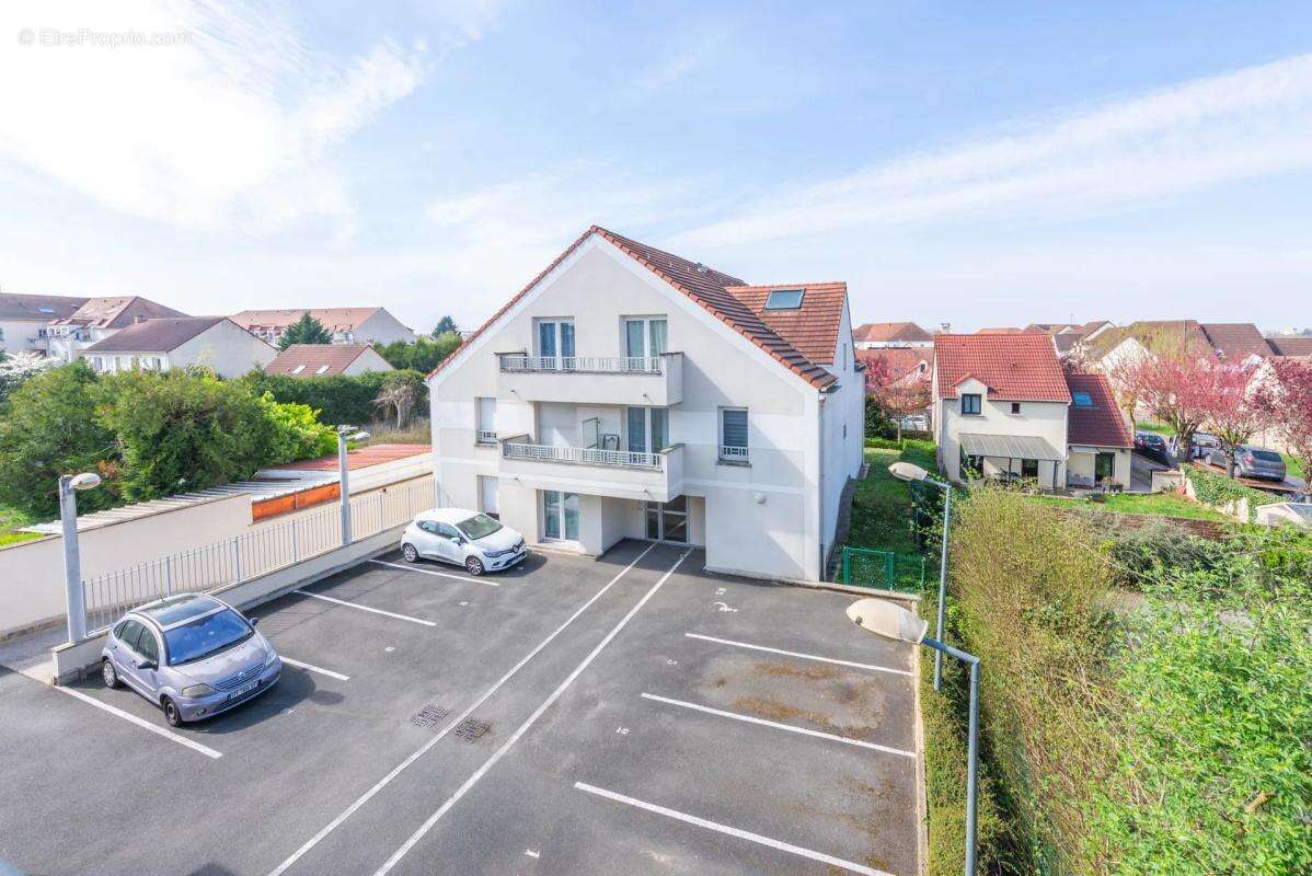 Appartement à PONTAULT-COMBAULT