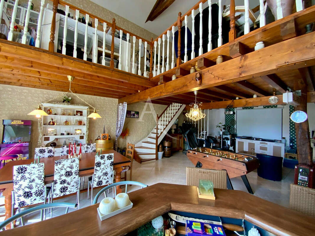 Maison à BARBEZIEUX-SAINT-HILAIRE