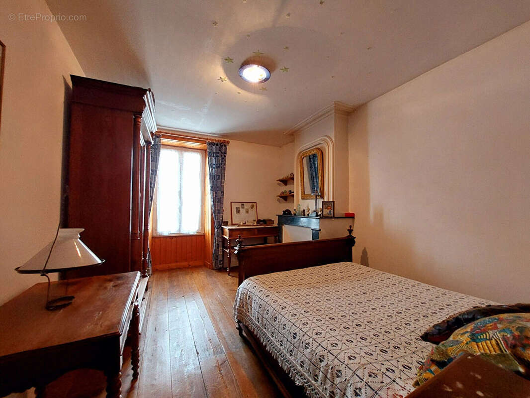 Maison à MORNAC-SUR-SEUDRE