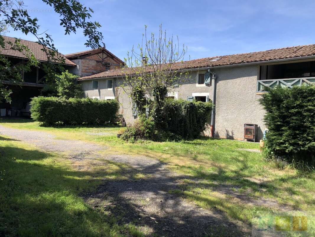 Maison à SAINT-LAURENT-DE-NESTE