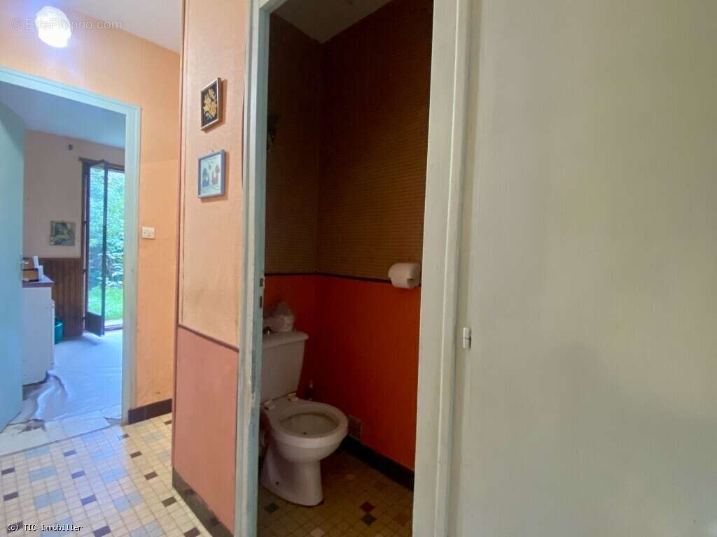 Prix Négociable : Maison Plain Pied à Rénover centre Aunac - photo 16