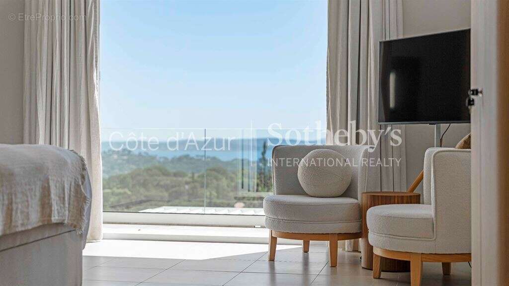 Exclusivité villa contemporaine avec vue mer, proche plage de la Nartelle - photo 8