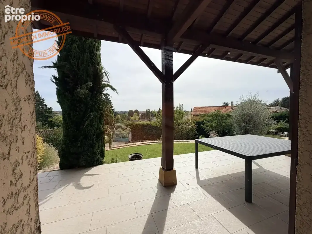 À Collonges-au-Mont-d’Or, une villa familiale avec piscine au calme - photo 13