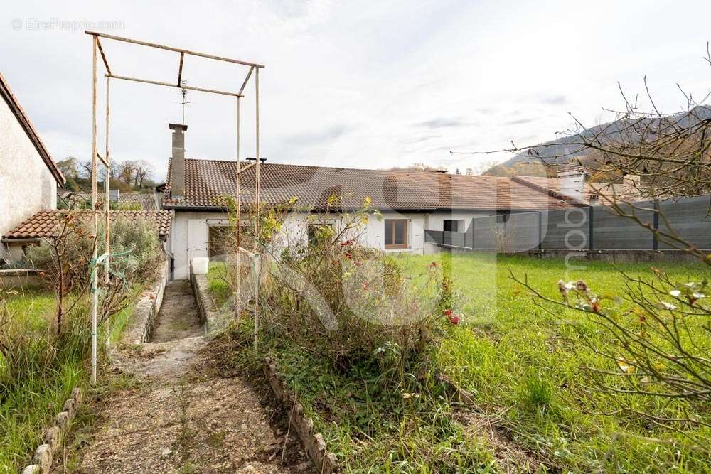 Villa plain-pied T6 - Maison à BEAUCROISSANT