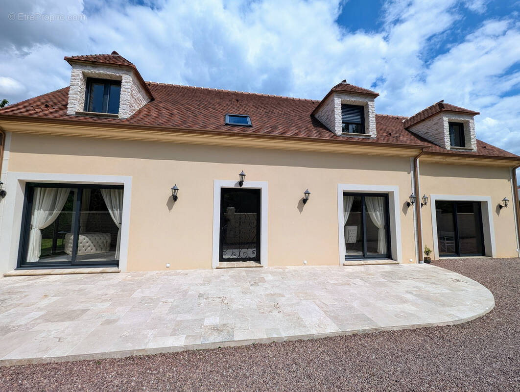 Maison à GARANCIERES