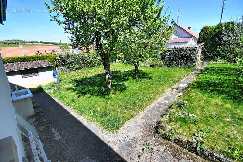 Maison à BEUVEILLE
