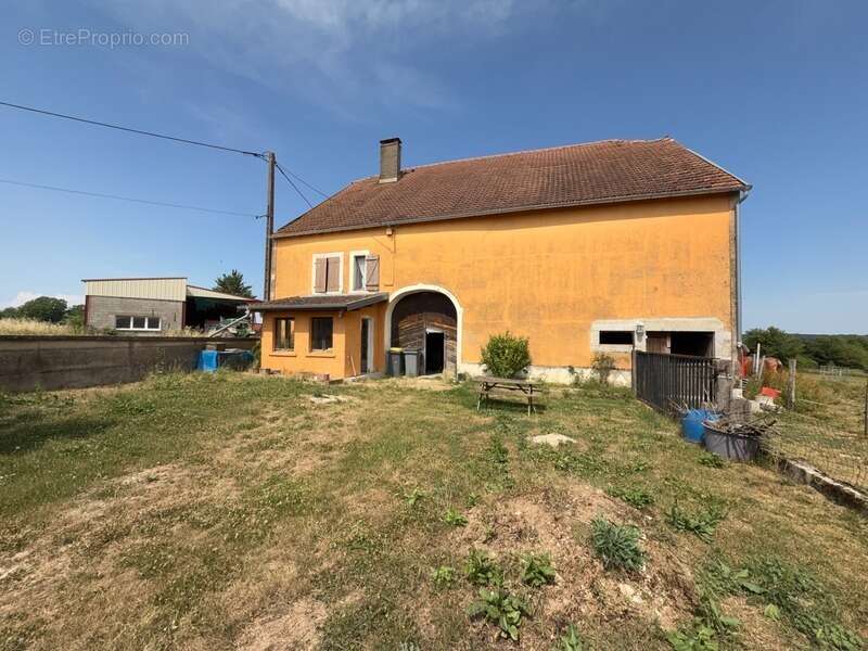VAUCONCOURT NERVEZAIN (70) -  Propriété à vendre 6 pièces - 4 chambres - photo 10