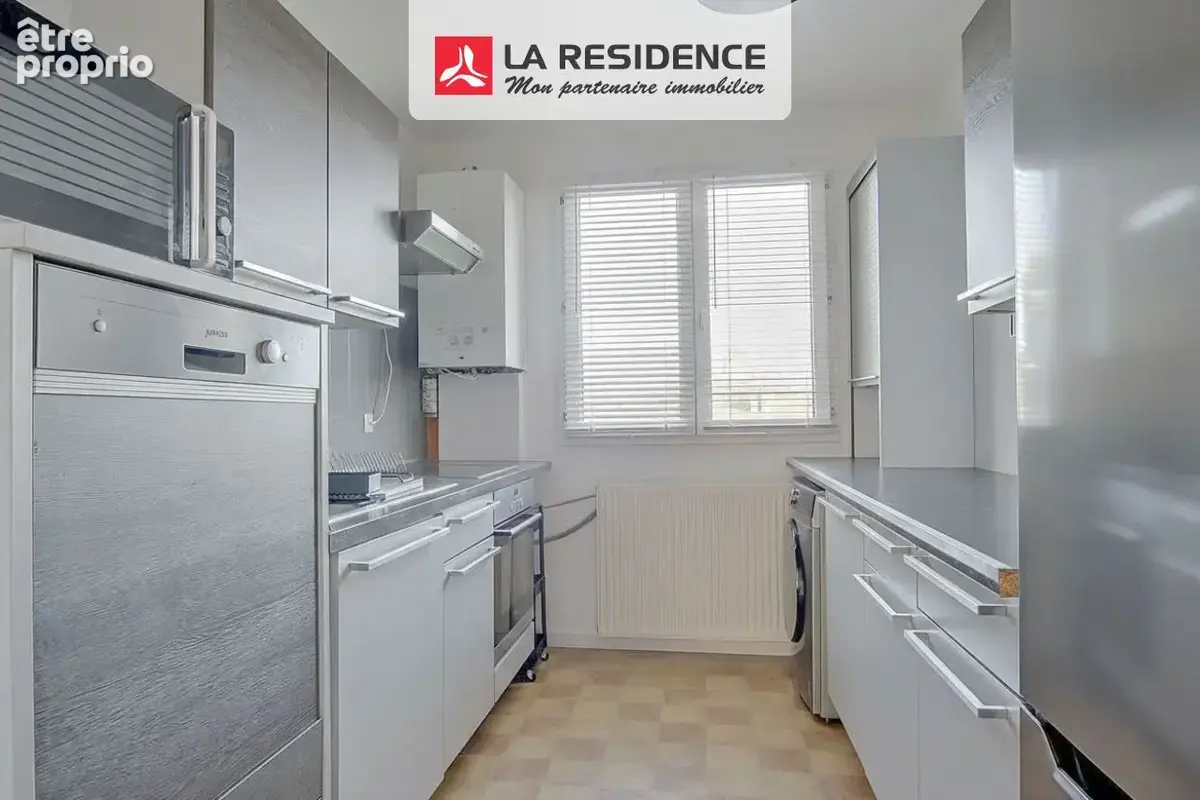 Appartement 3 pièces 64 m² à vendre à Elancourt (78990) - photo 2