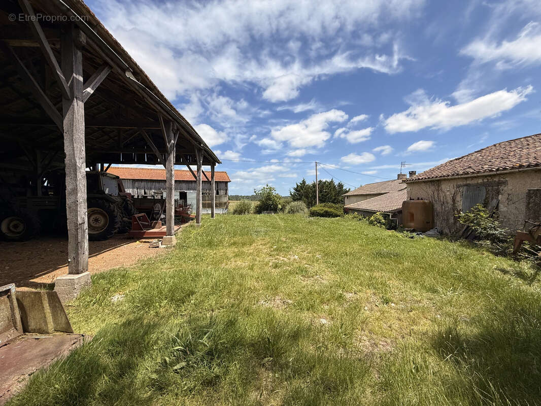 Maison à VERGT-DE-BIRON