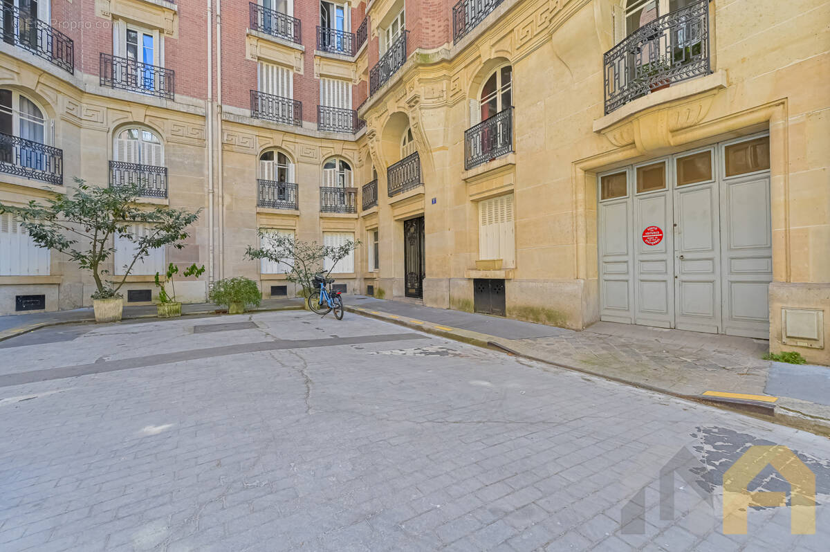 Appartement à PARIS-15E