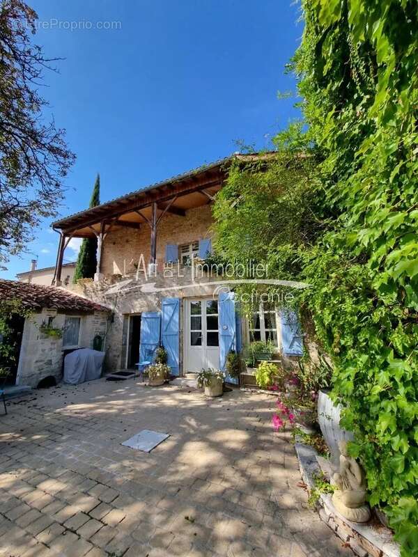 Maison à MERCUES