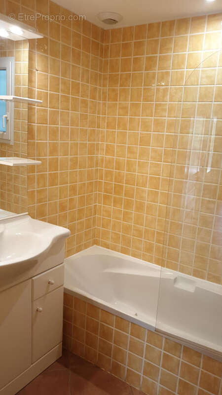 Appartement à GREOUX-LES-BAINS