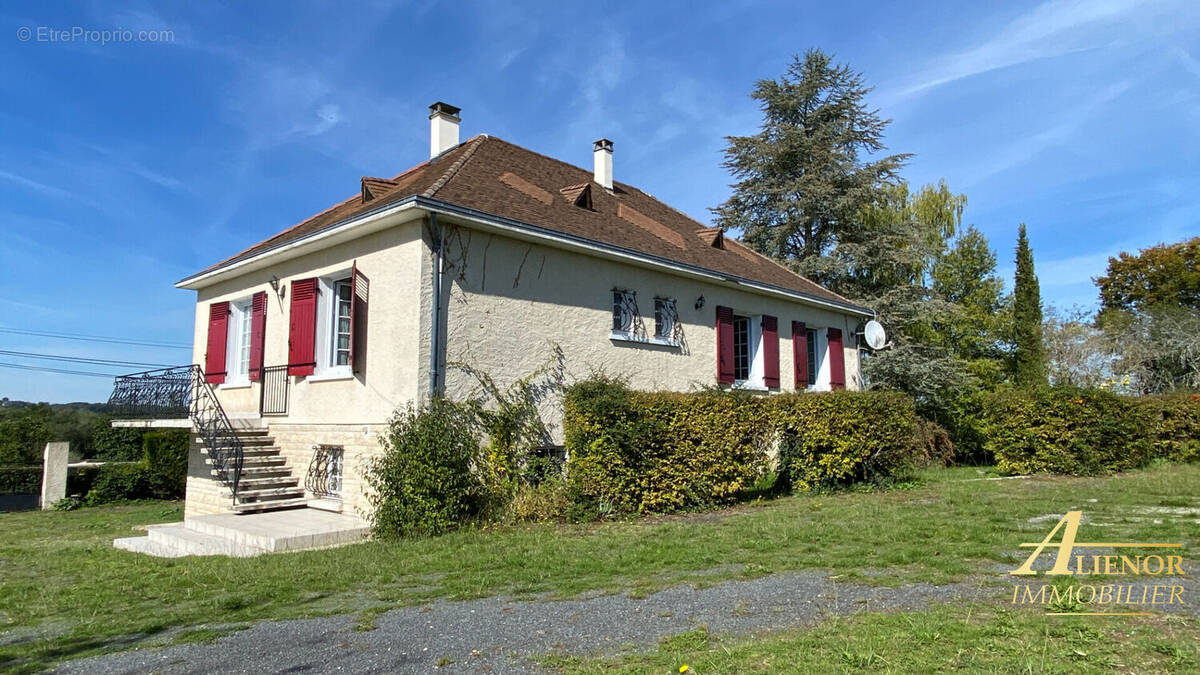 Maison à BOURDEILLES