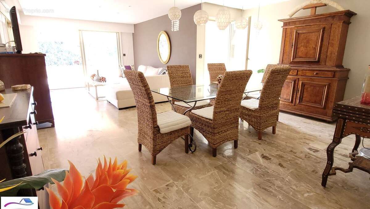 Appartement à MANDELIEU-LA-NAPOULE