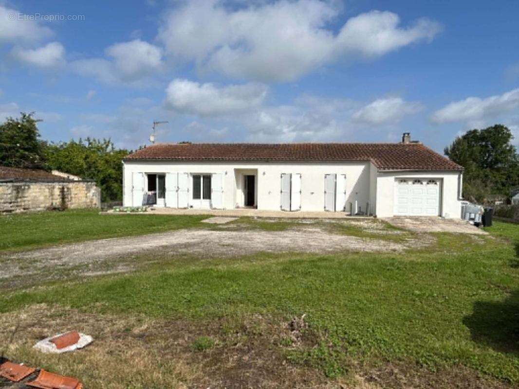 Maison à LES ESSARDS